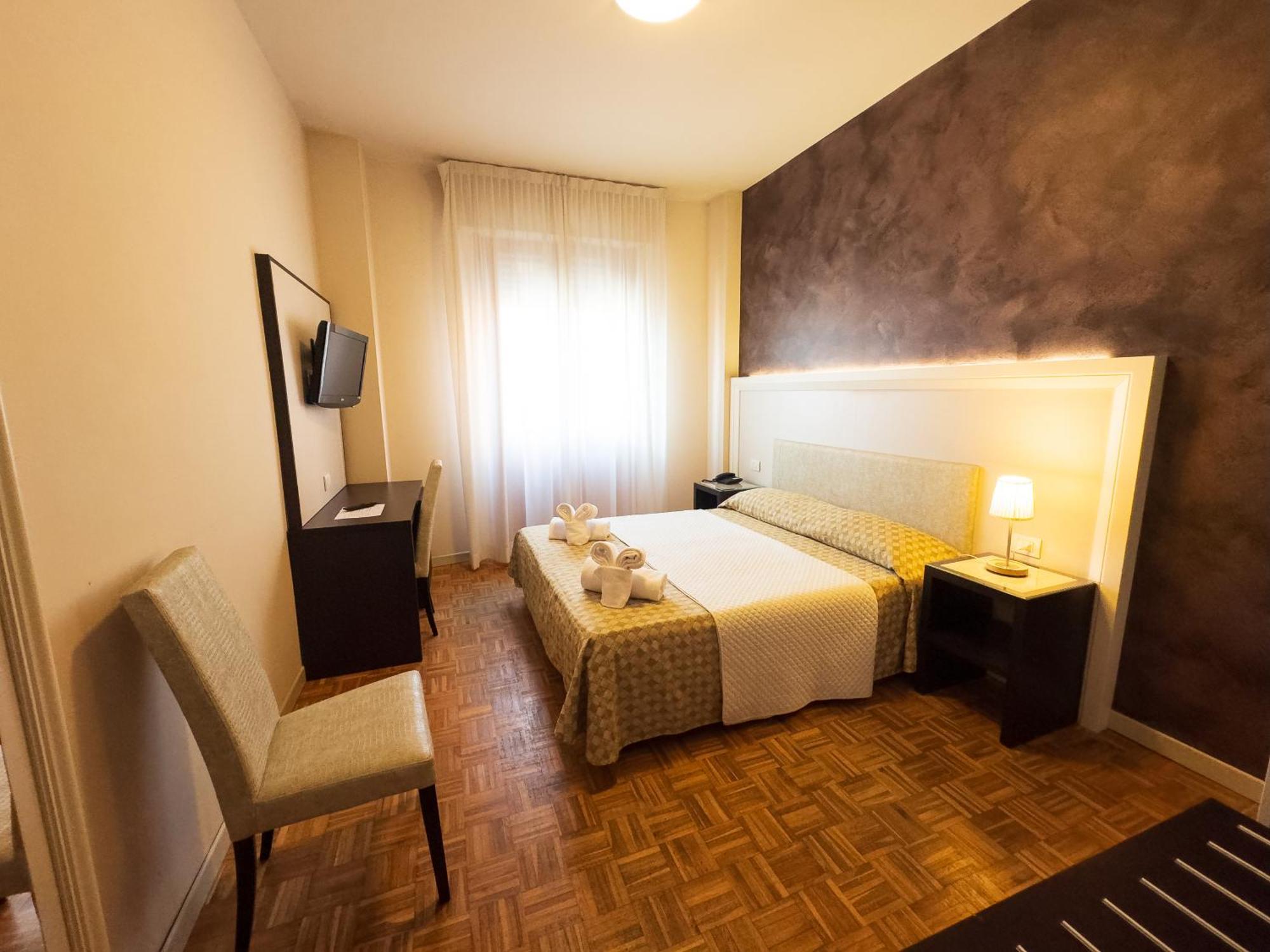 Hotel Astoria Фіденца Екстер'єр фото