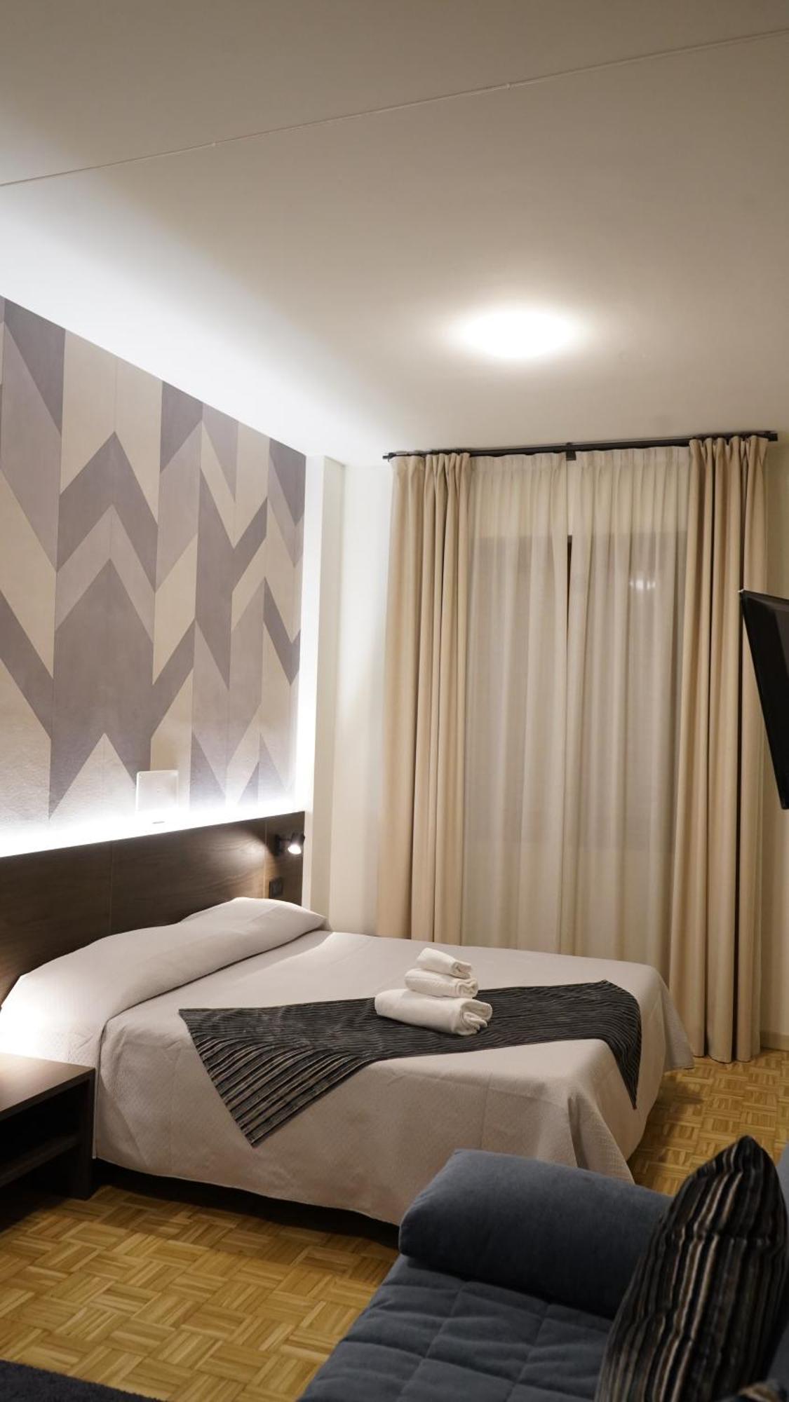 Hotel Astoria Фіденца Екстер'єр фото