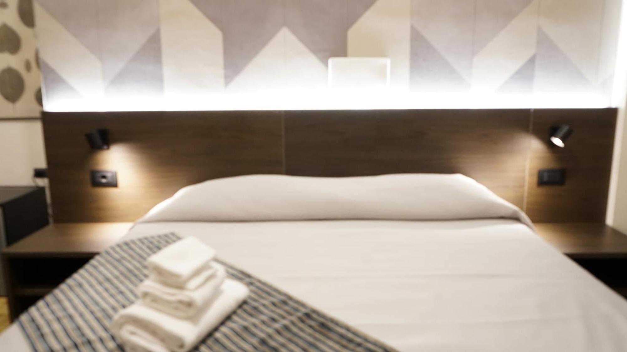 Hotel Astoria Фіденца Екстер'єр фото